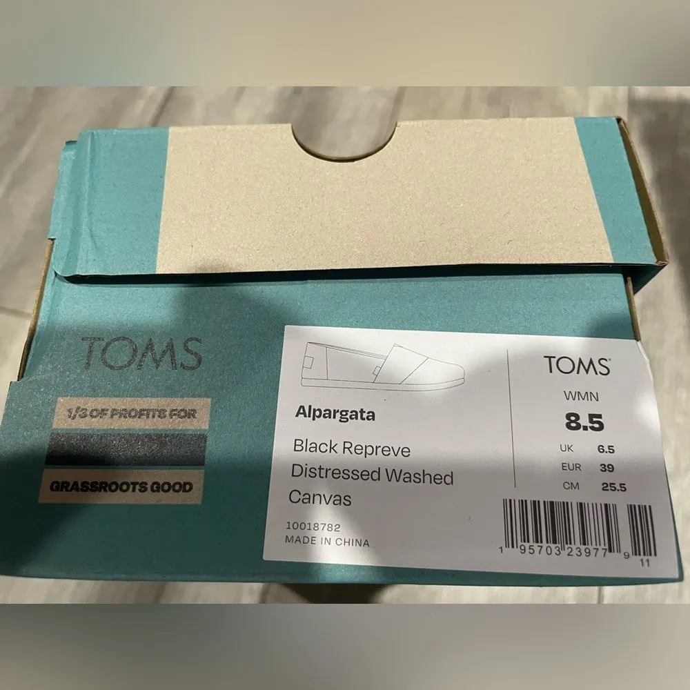 🎉❗️SALE❗️🎉NWT Toms Shoes Distressed Washed Canvas - Image 8