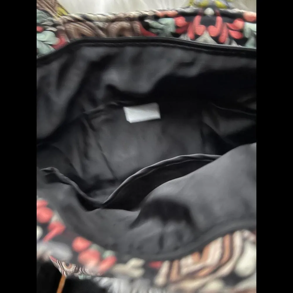 Vera Bradley Floral Tote Bag - Stylish & Functional - Image 7