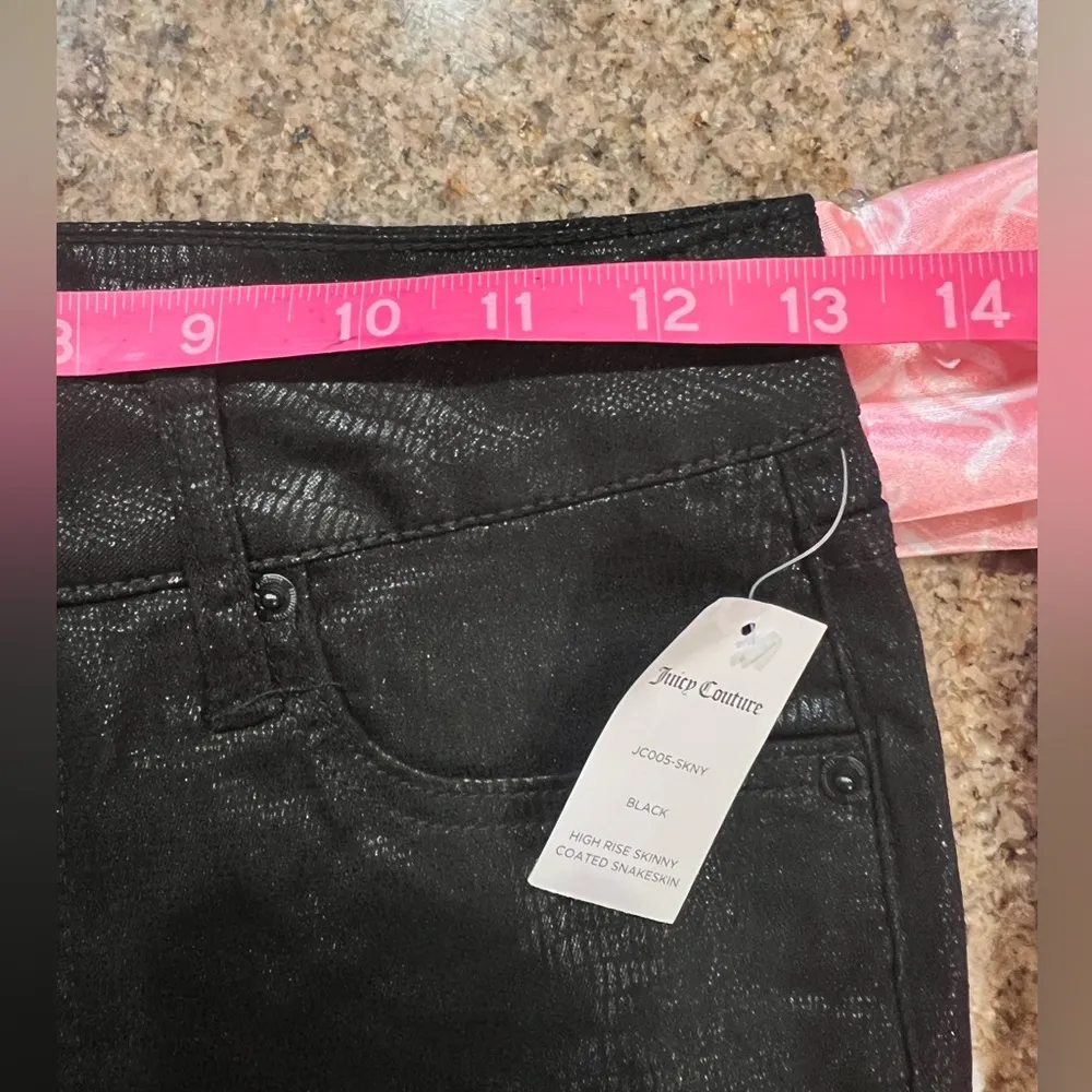 JUICY COUTURE HIGH RISE SKINNY
COATED FAUX SNAKESKIN Size 26 NWT - Image 9