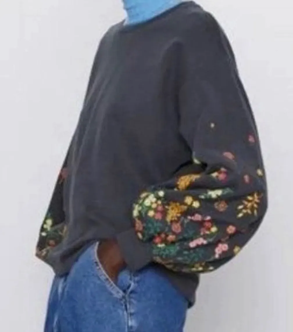 Sweatshirt With Embroidered Sleeves - Image 2