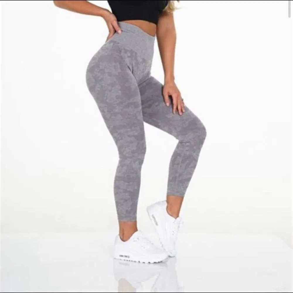 NVGTN Camo Seamless Leggings - Image 2