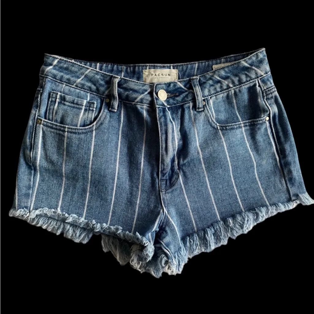 Pacsun Denim Stripped High Rise Festival Short‎ 
Size 26
100% Cotton - Image 8