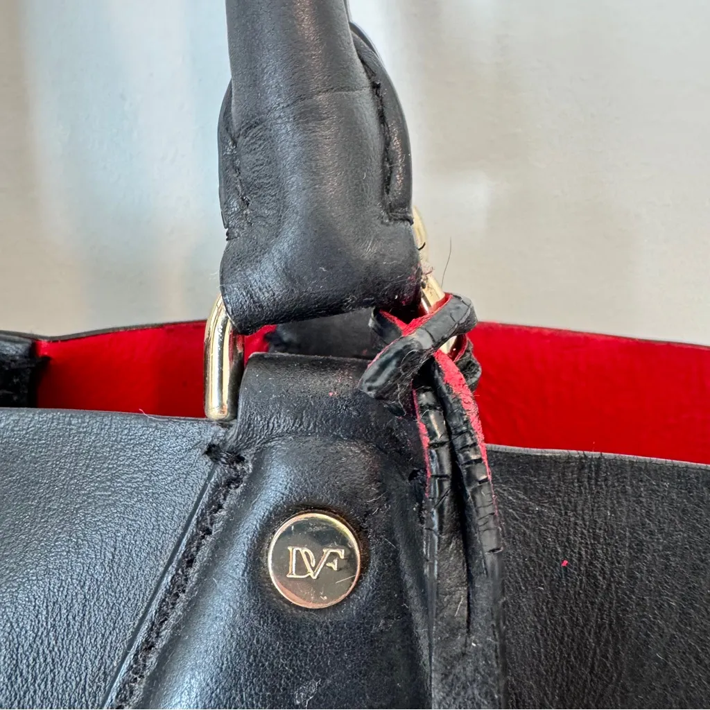 Diane Von Furstenburg Medium Voyage Carryall Tote, black & red leather w gold - Image 9