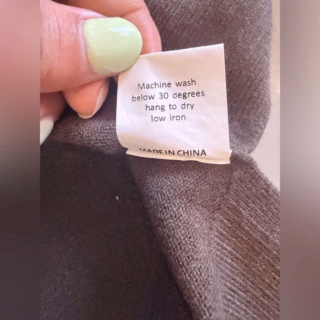 Black and White Women's Sweater Cardigan Size undefined - Image 4