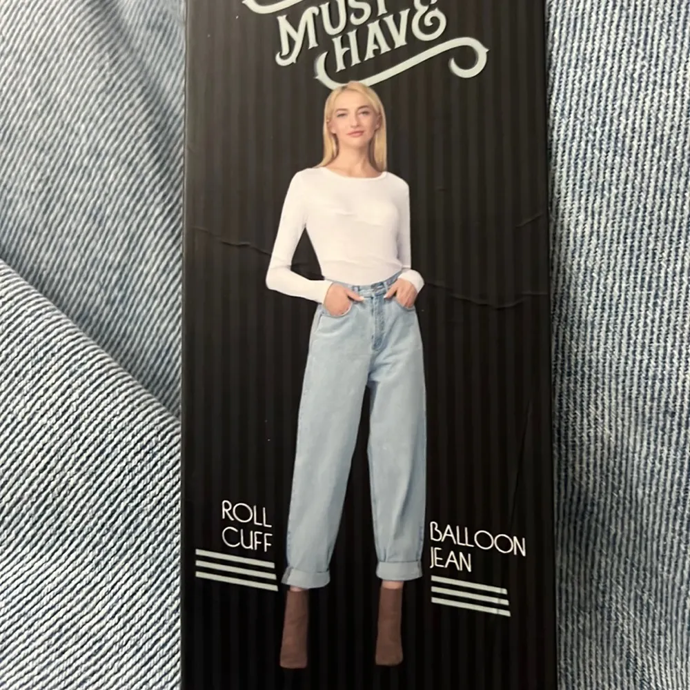 Simple Society High Rise Balloon Jeans - Image 3