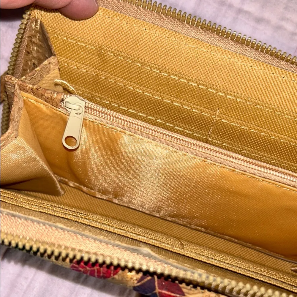 Leaf Patterned Tan Cork Crossbody Bag - Image 9