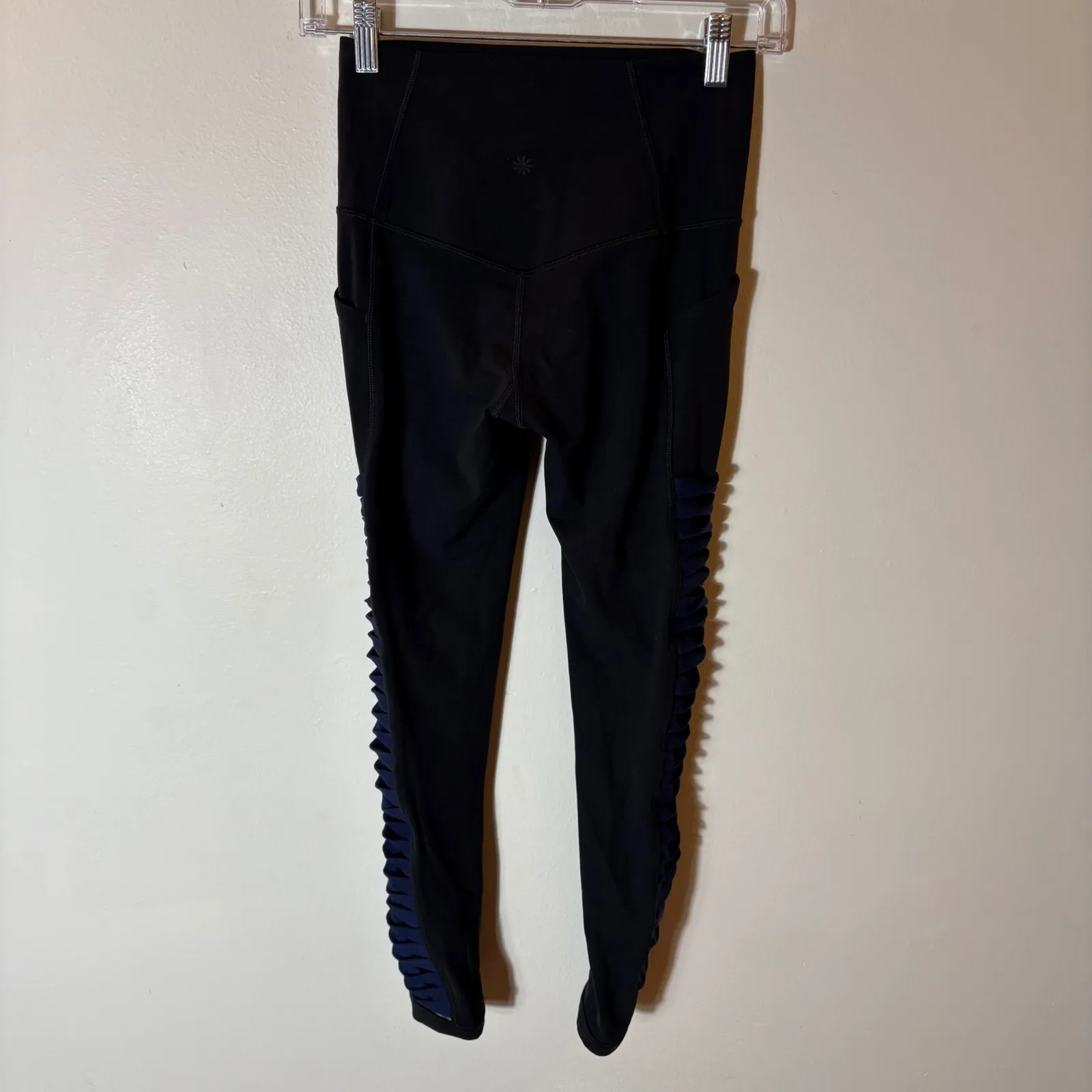 Athleta Salutation 7/8 Tight Black Ruffle Side Pocket Leggings XS - Image 5