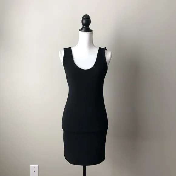 FOREVER 21 | Sleeveless Black Body Con Dress - Image 2