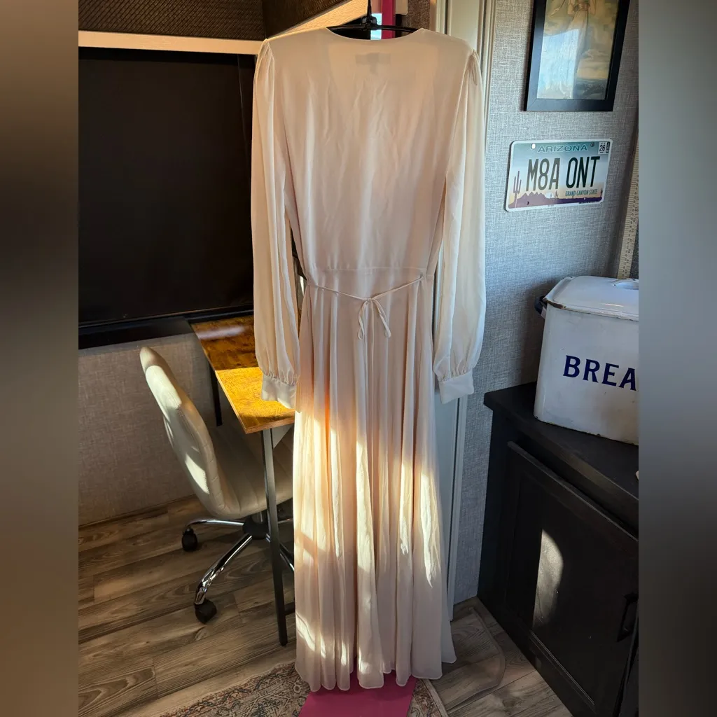 Lulu's Cream Long Sleeve Wrap Dress size Medium - Image 2