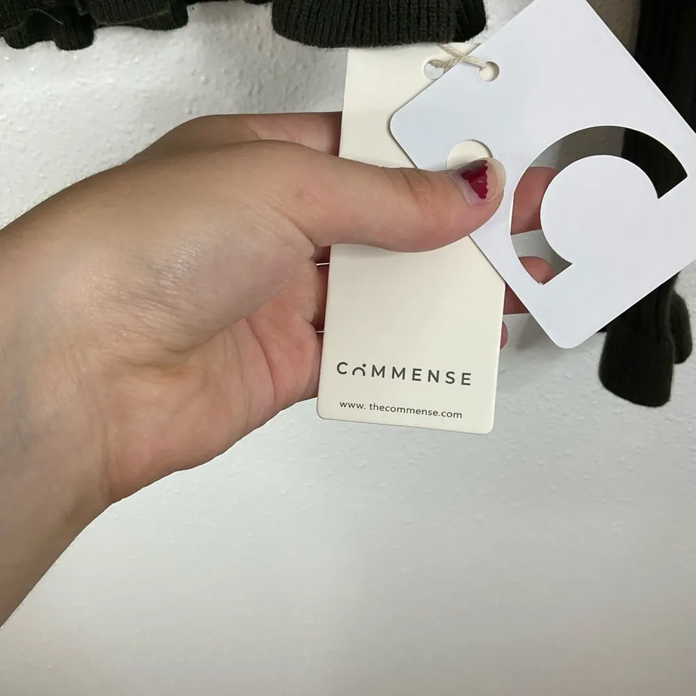 Commense NWT Ruffle Trim Dark Green Ribbed Cardigan Size Small - Image 5