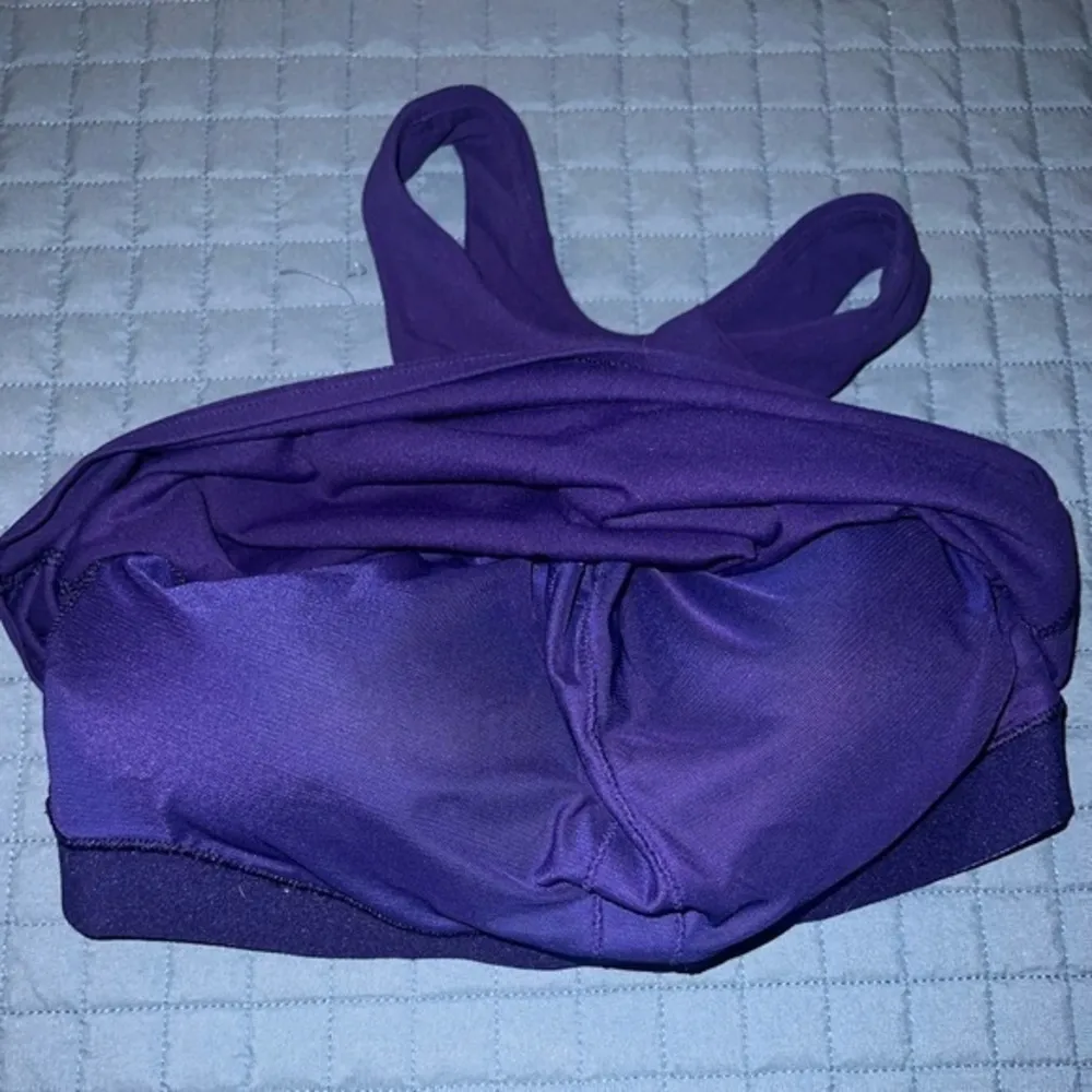 Athleta conscious crop top size‎ small with padding - Image 3