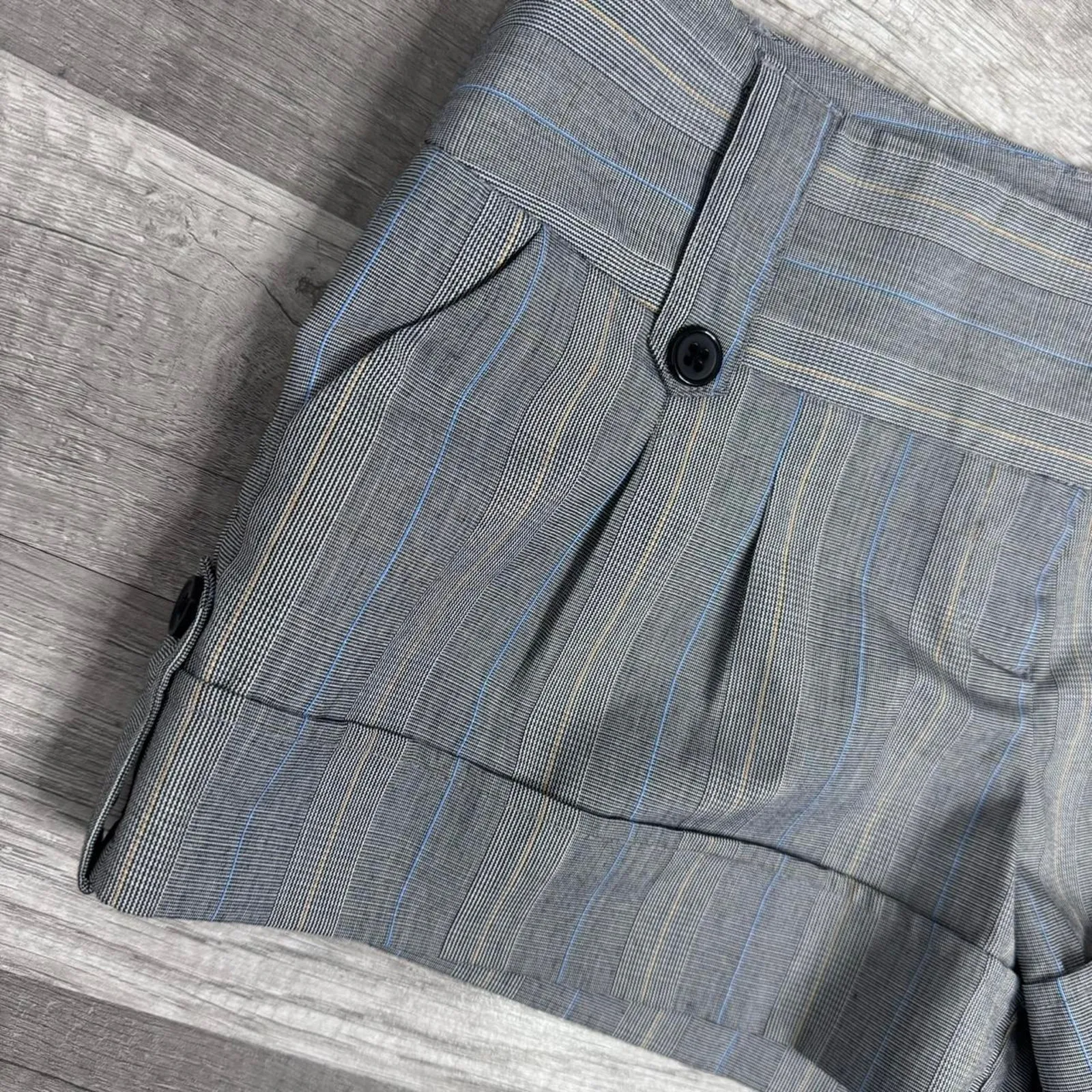 Y2K Cuffed Dress Shorts Low Rise Pleated Buttons Size 3 - Image 4