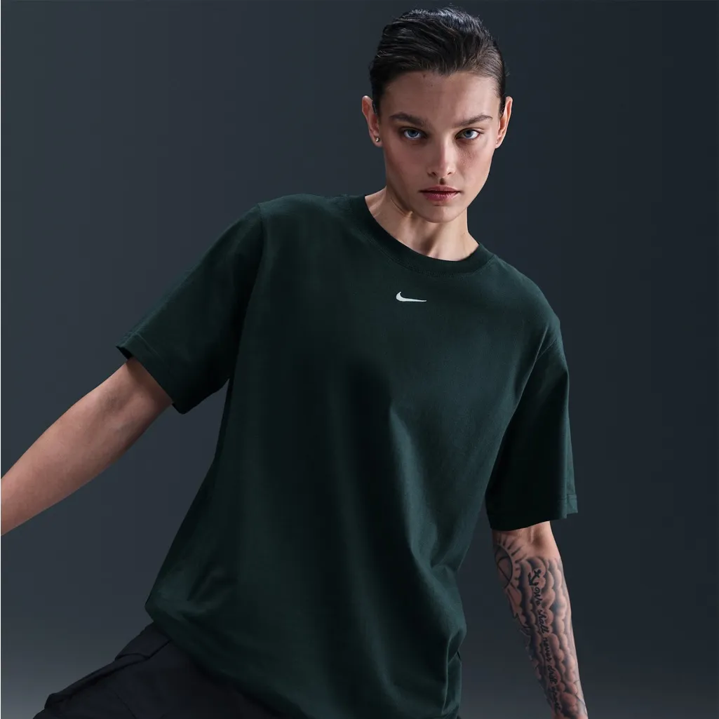 Nike Sportswear Essential Loose Fit Tee - Image 2