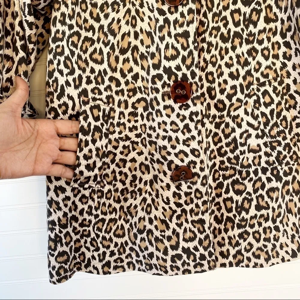 Forever 21 Leopard print Button down Coat Size Medium - Image 5