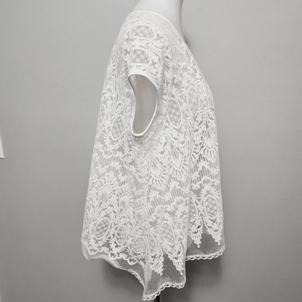 Karen Kane cream lace shell flare top size large - Image 4