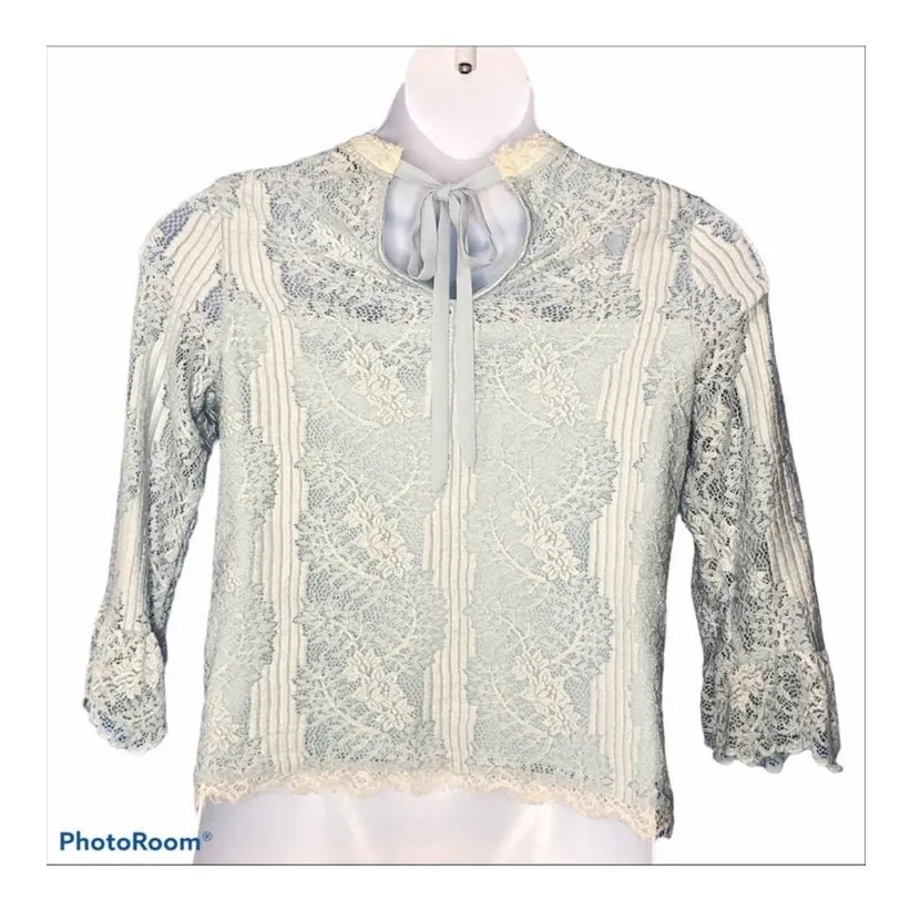 Heartloom Baby Blue Victorian Lace Bell Sleeve Blouse Size Small - Image 10
