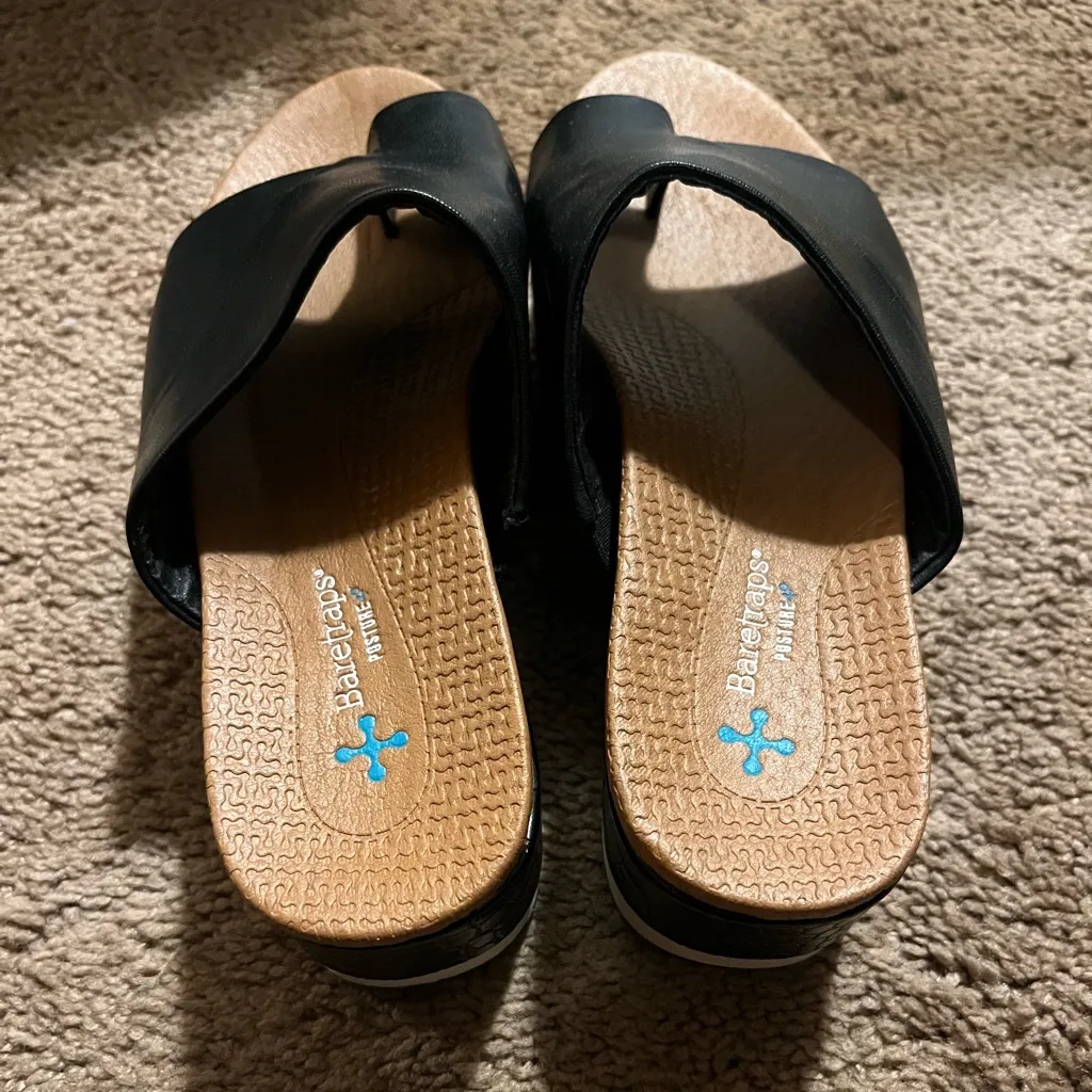 BareTraps Black, White, and Brown Sandals - Image 6