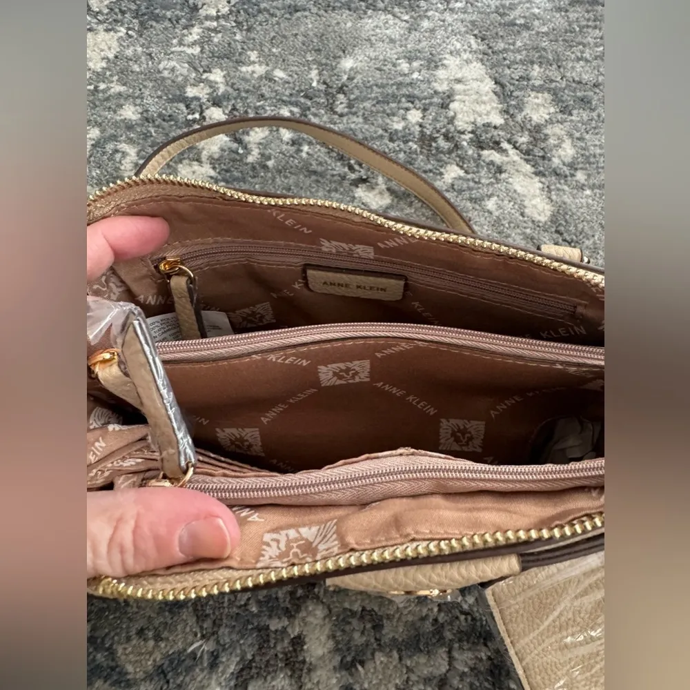 Anne Klein  Mini Purse that include and mini card holder - Image 5