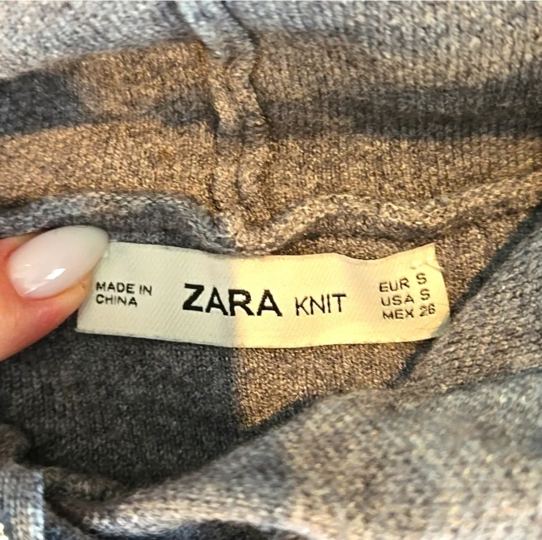 ZARA  Gray Hodded Sweatshirt With Beaded Strings - Image 5