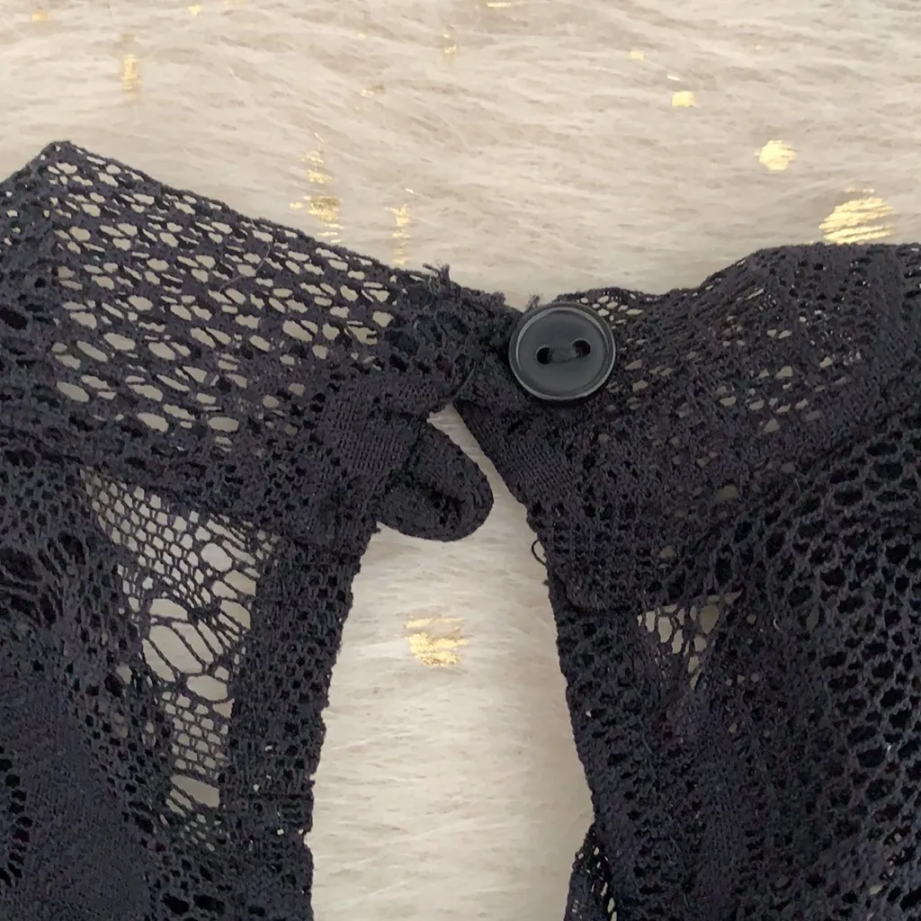 Fora Black Crop Top High Neck Lace - Image 5