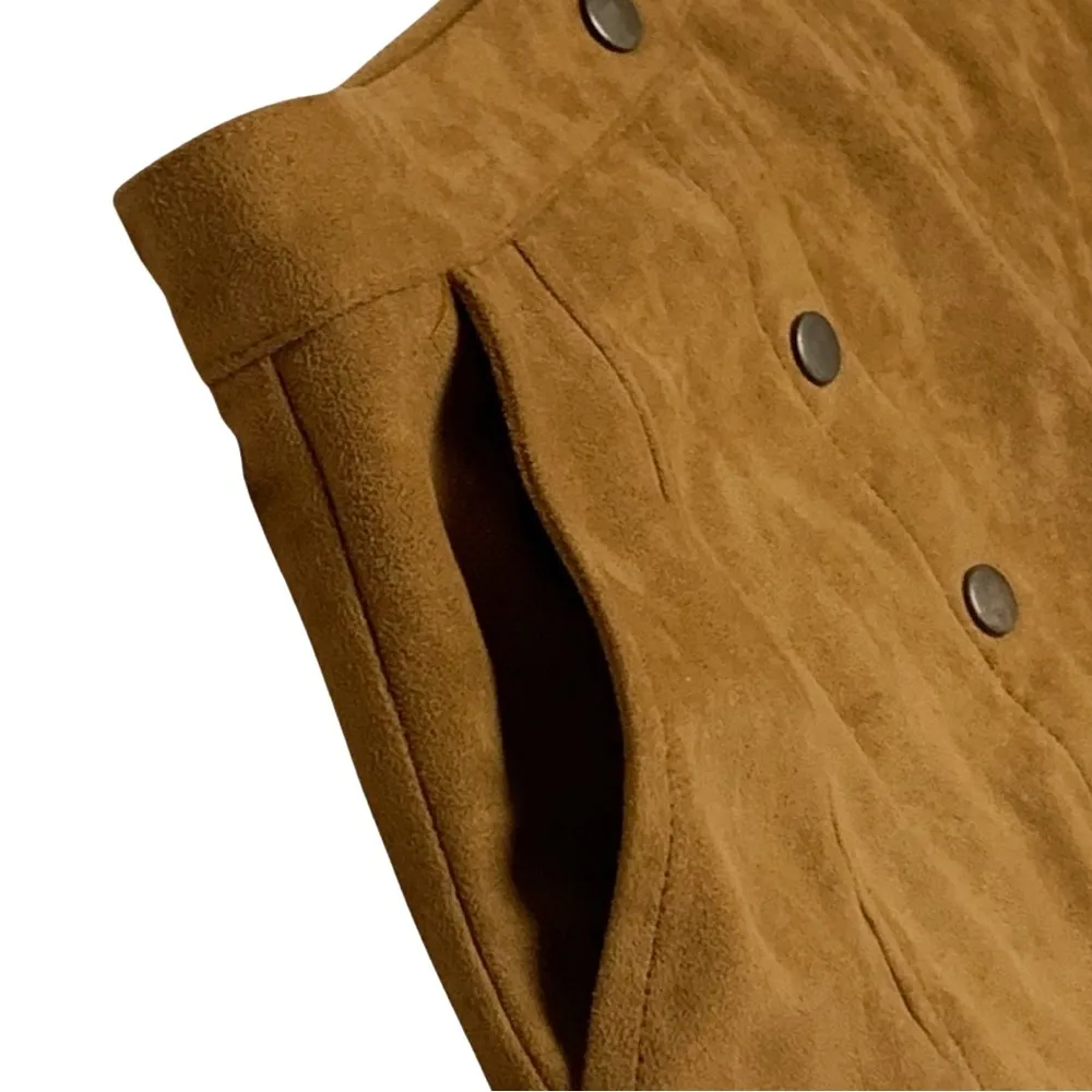 Andree by unit snap front high waist suede skirt with pockets size small NEW - Image 3