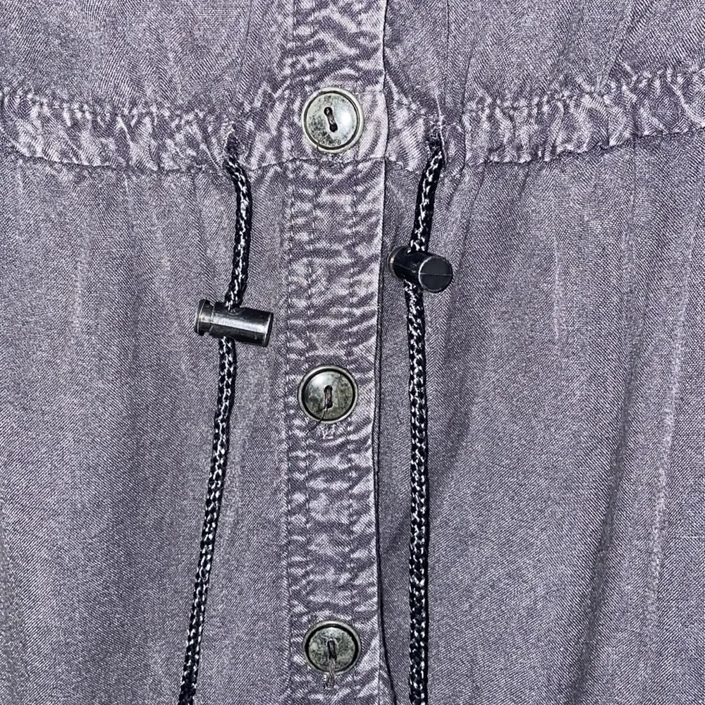 Maurices Premium M Lightweight Jacket shirt Gray Embroidered Shoulders & Back - Image 5