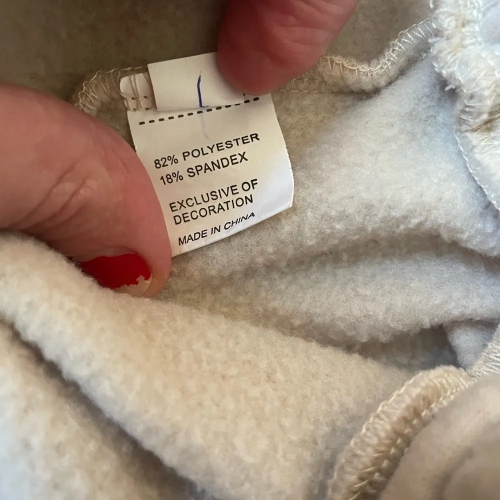 Amazon beige sweatshirt/pants set - Image 14