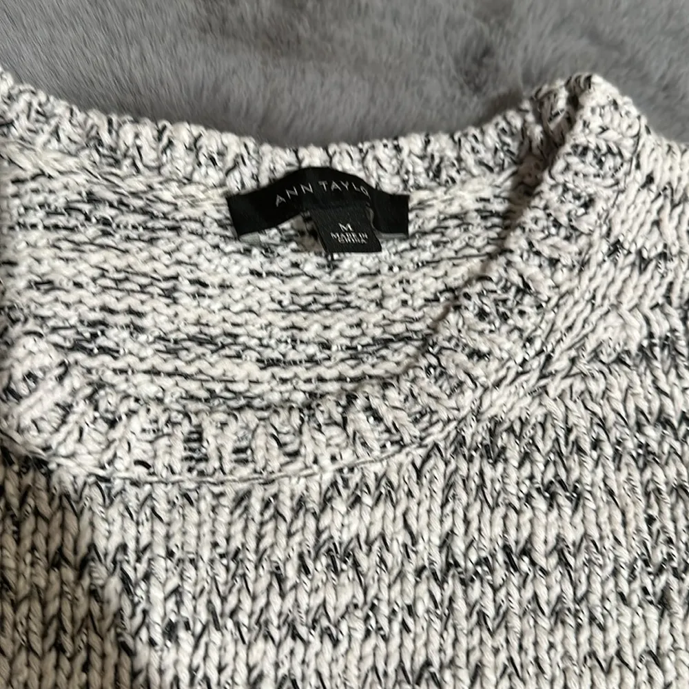 GUC Ann Taylor medium knit sweater - Image 2