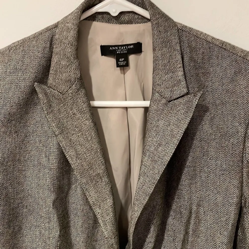 Ann Taylor  wool blazer 6p - Image 4