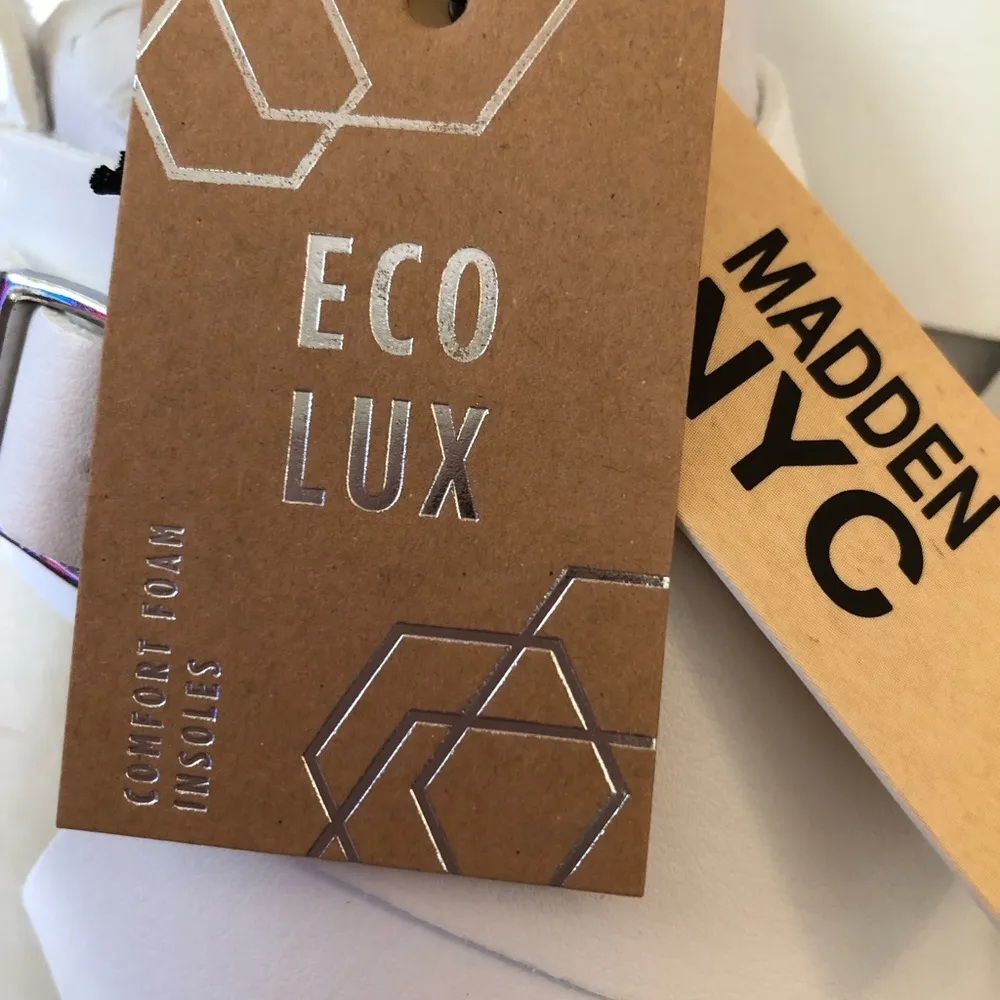 MADDEN NYC Womens Size 6 White Platform Wood Look Cushion Insole Sandals New - Image 5