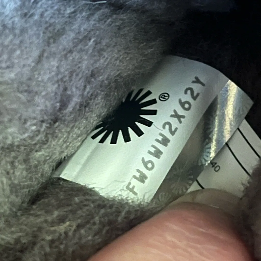 UGG Scuffette II Slippers | Black | NWOB Size 8 - Image 7