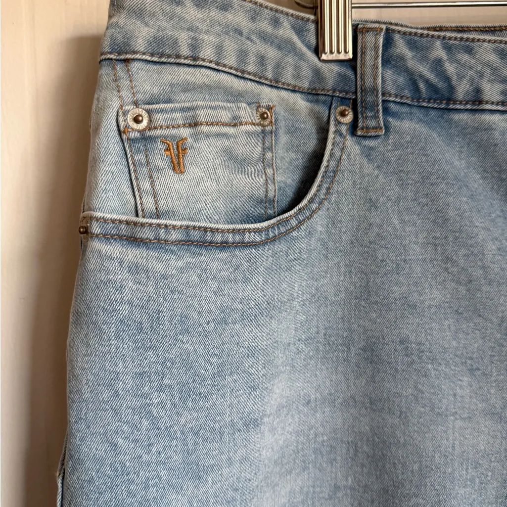 Frye Womens Cuffed Crop Jean 14/32 NWT Stevie Wash Lt Denim Coastal Normcore - Image 6