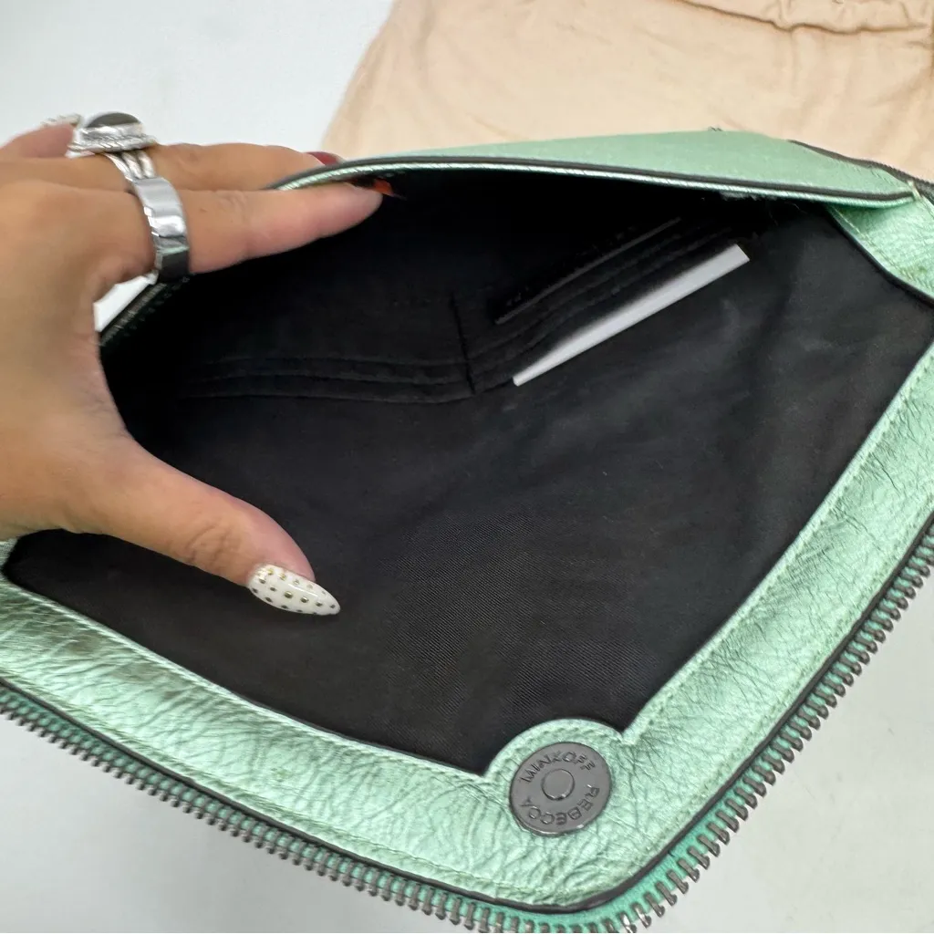 REBECCA MINKOFF Leo Clutch clutch in mint green metallic leather - Image 4
