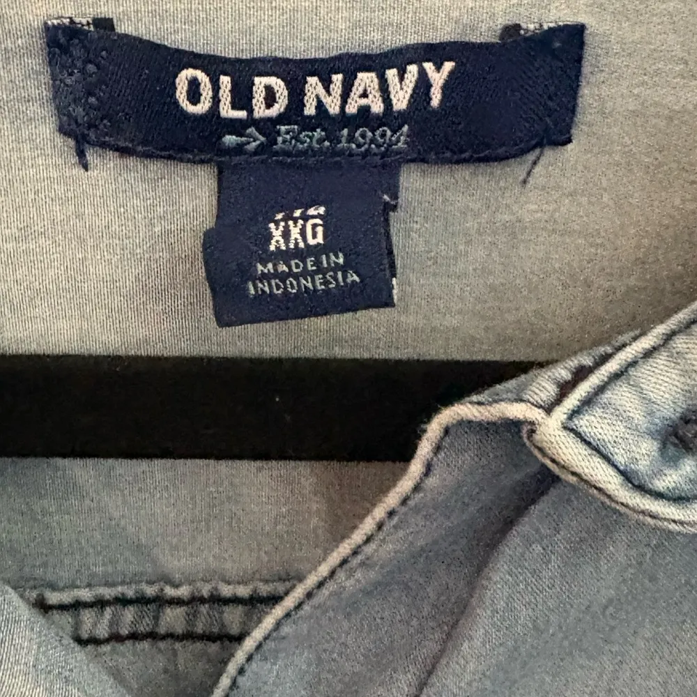 Old Navy Denim Woman’s Top in Size XXL. - Image 3