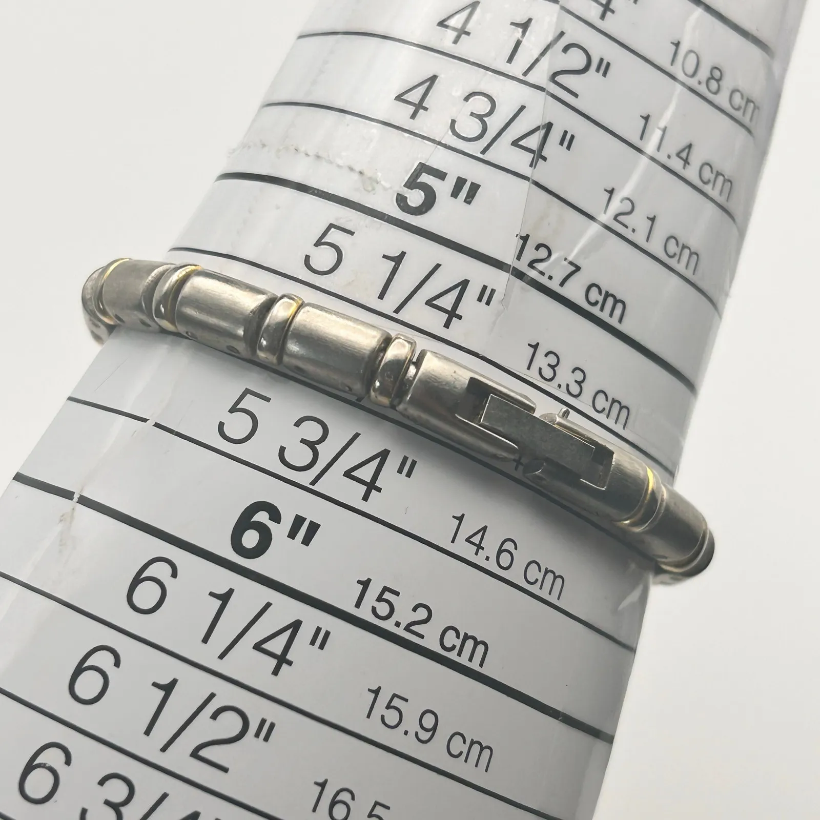 Gloria Vanderbilt Women’s Silver Fashion Quartz Watch 22mm Working - Image 8