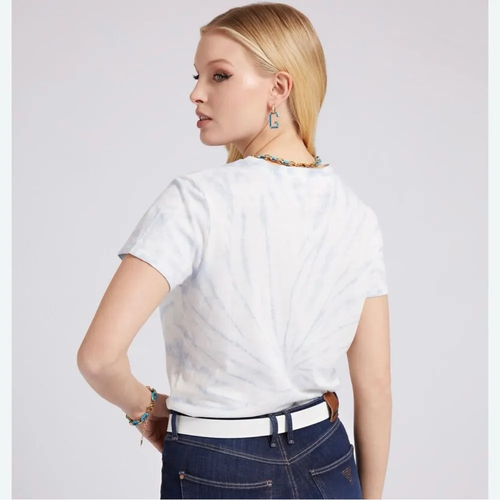 GUESS Women's Blue Tie-Dye T-Shirt Size Small - Image 2