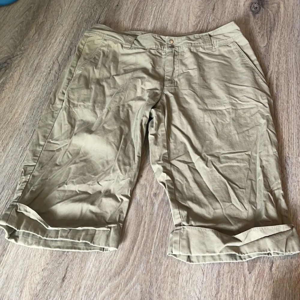 Patagonia Bermuda Hiking Shorts Size 8 - Image 5