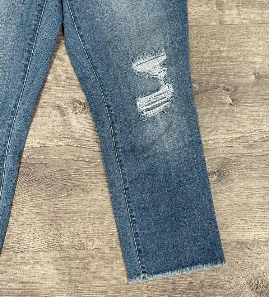 Isabel Maternity By Ingrid & Isabel Straight Crop Maternity Distress Capri Jeans Blue Size undefined - Image 4