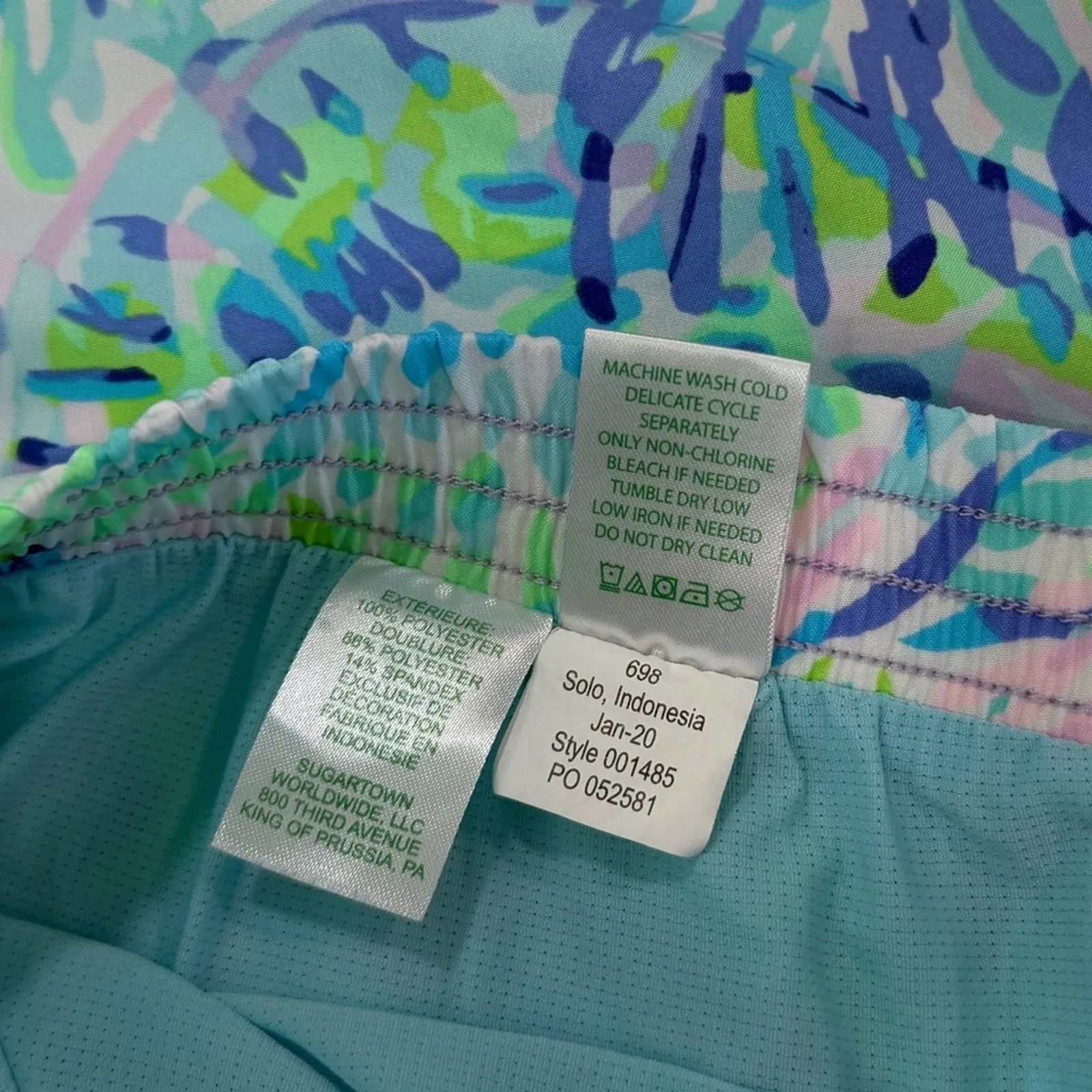 Lilly Pulitzer Luxletic Ocean Trail Short Shell of a Party Print size Medium - Image 6