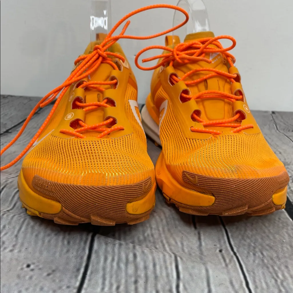 Nike Terra Kiger 9 Nike Trail Running Shoes Womens Size 9 Melon Tint White - Image 3
