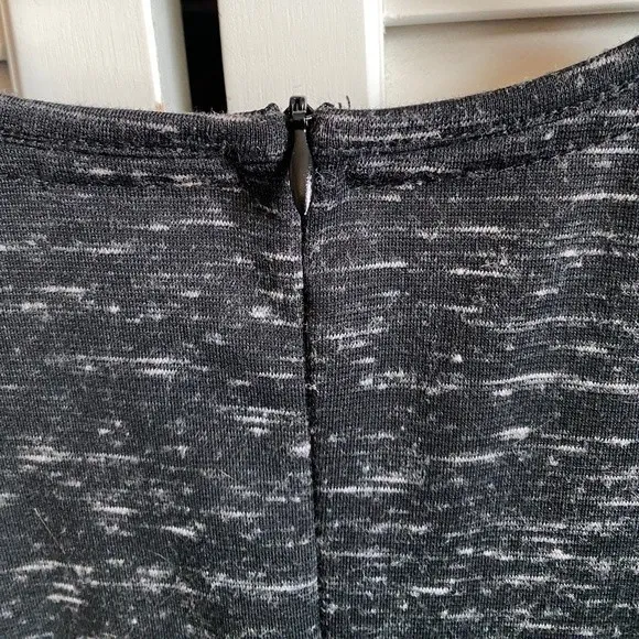 Francesca’s Short Sleeve Mini Dress Gray with Lace Overlay Cut Out Sz Small - Image 4