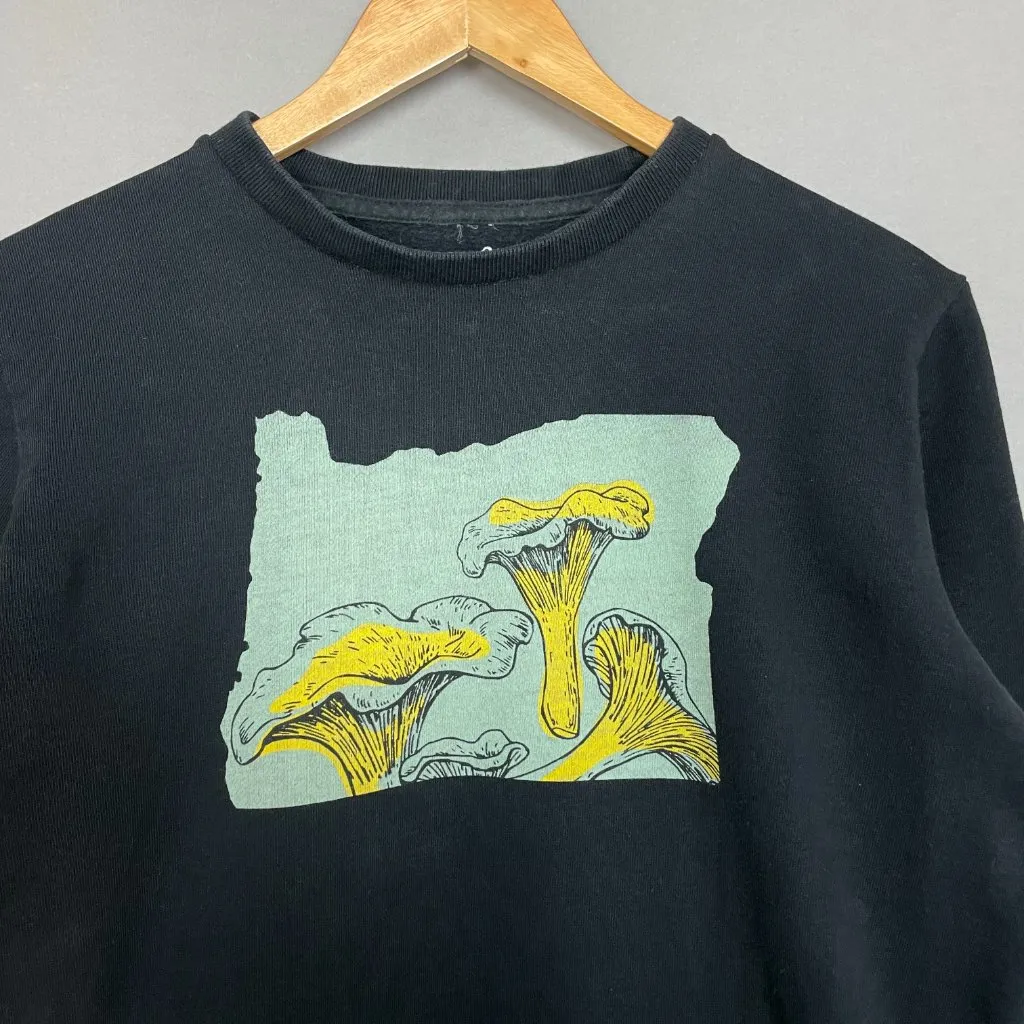 Mushroom Sweatshirt Women Etta & James Junction Black Top Small Portland Oregon - Image 3