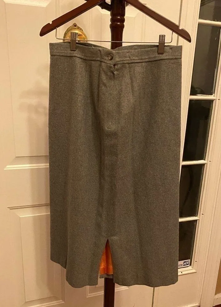 100% wool grey 2 piece skirt suit Vintage Gray Size undefined - Image 9
