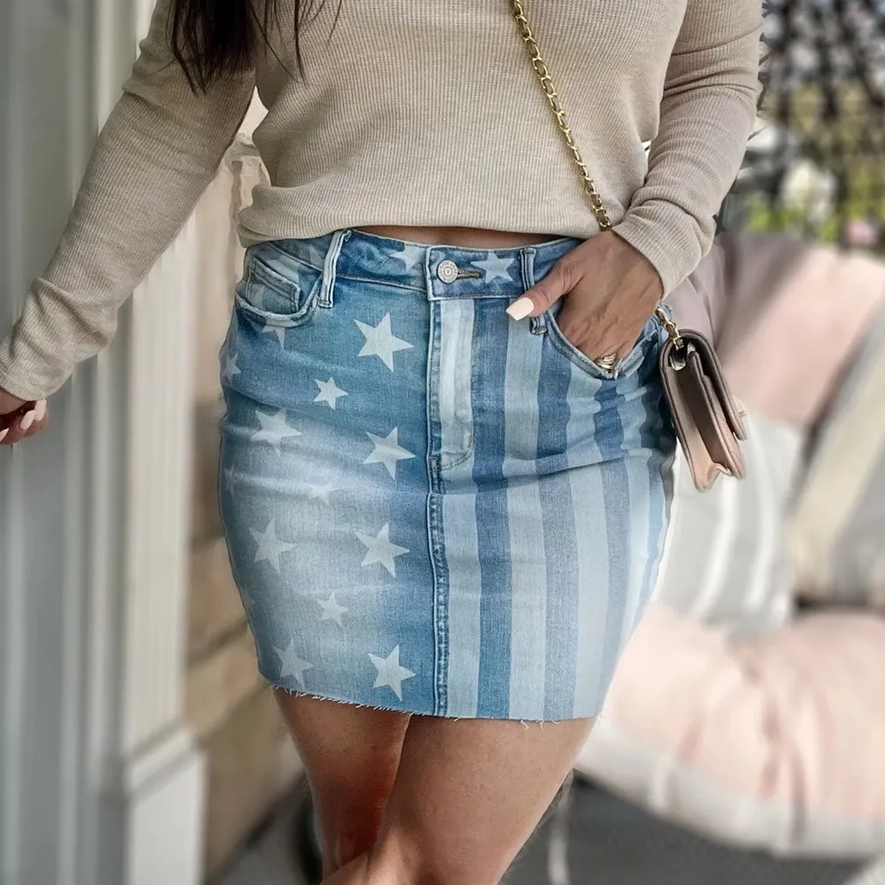 Judy Blue Stars and Stripes High Rise Denim Skirt Women’s Size XL American Flag - Image 2