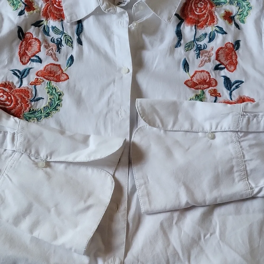 For the Republic 100% Cotton White Shirt with Floral Embroidery Size L - Image 6
