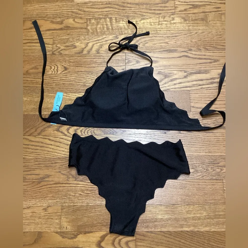 Cupshe textured halter bikini. Size Large - Image 8
