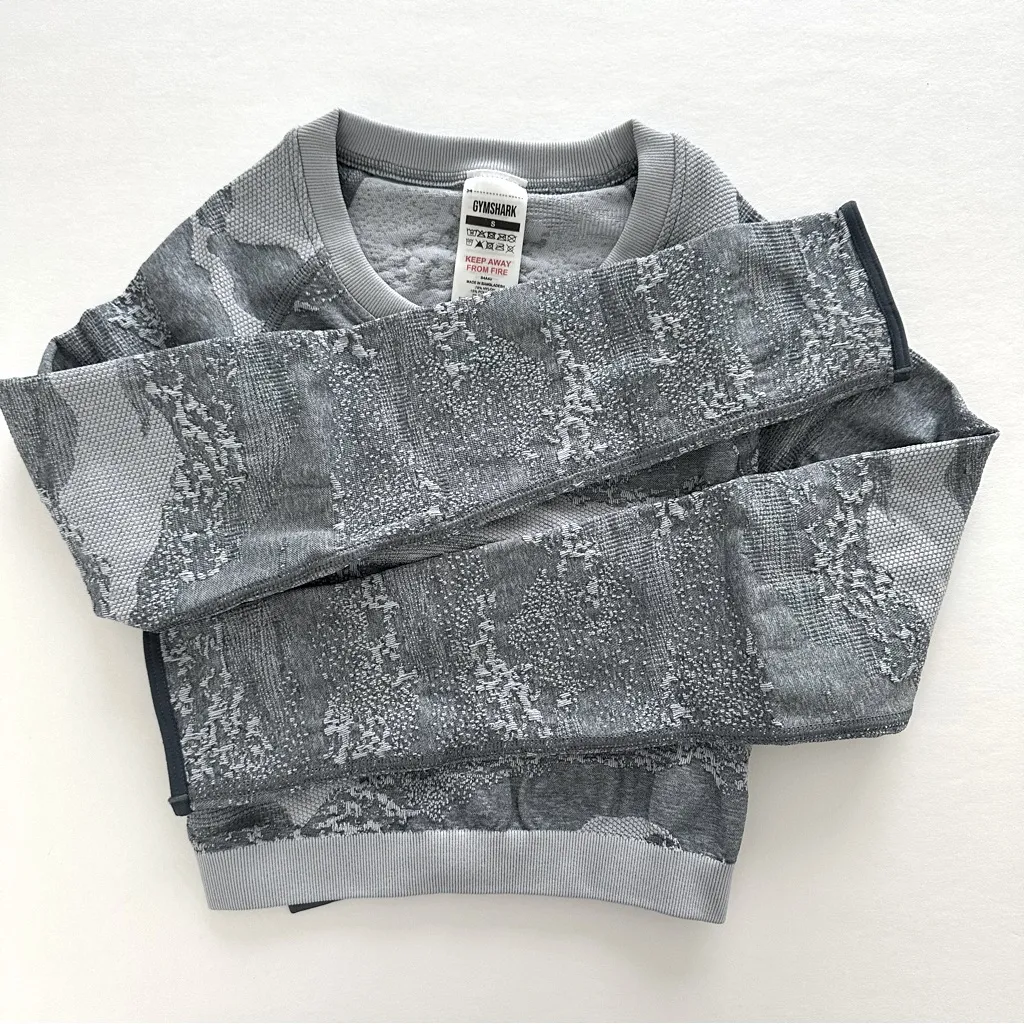 Gymshark Vital Seamless Shorts & Adapt Camo Seamless Lace Up Back Top Set - Image 6