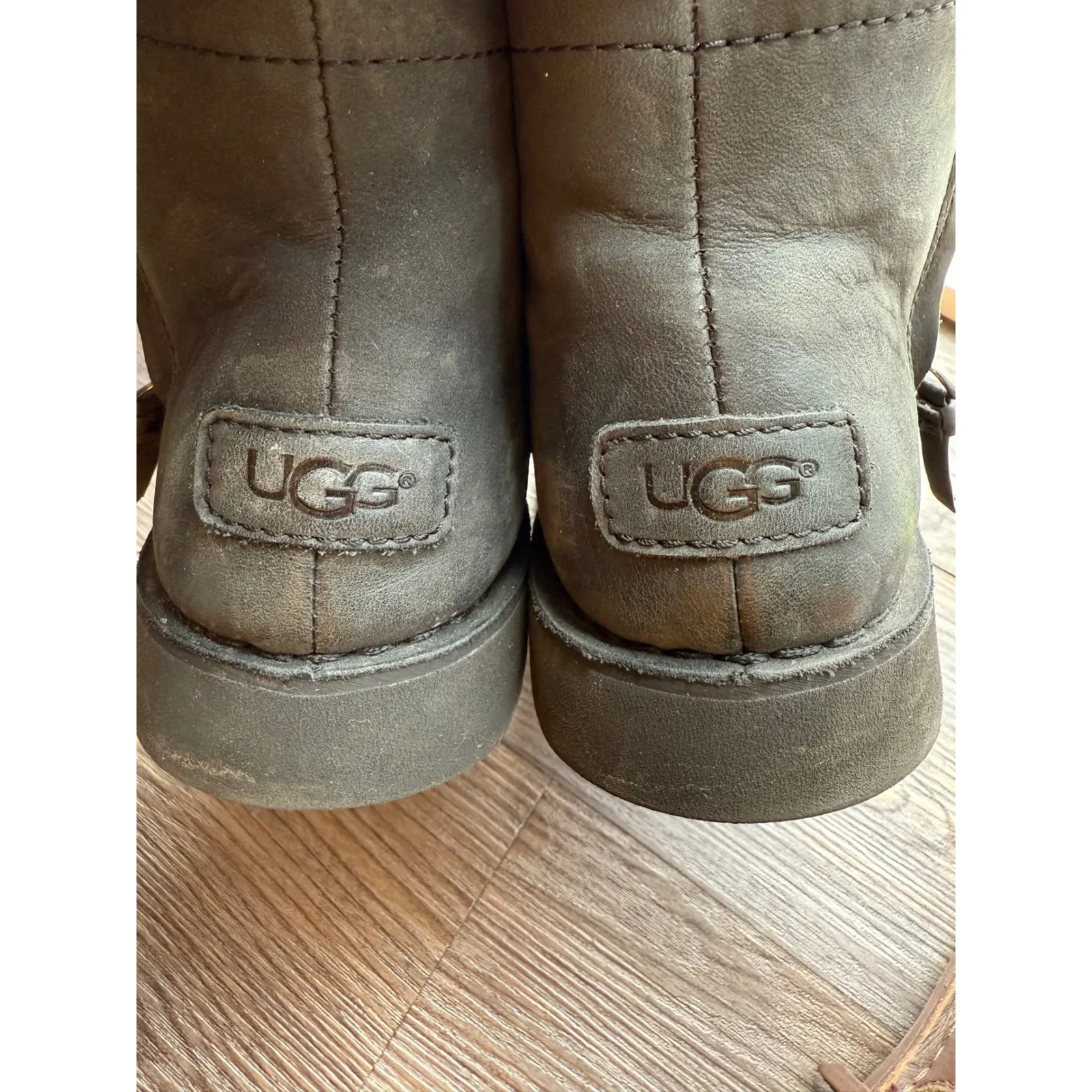 Black Ankle Boots with Zipper Closure,‎ Casual Everyday Style Ugg size 8 - Image 6