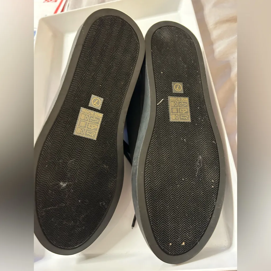 NEW Leopard Journee Collection Lace Up Comfort Foam Sole Sneakers 7 - Image 6