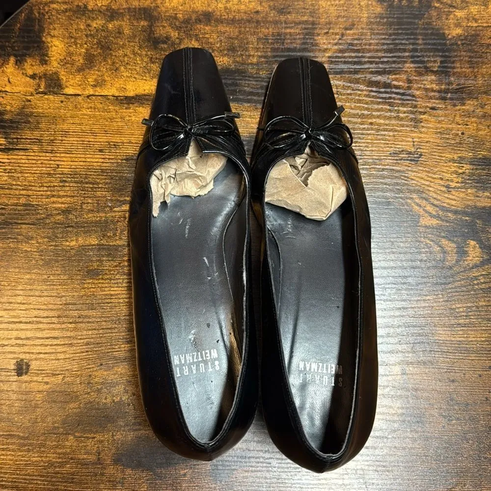 Stuart Weitzman Pointed Toe Low Heel Pumps Black Leather with Bow Accent size 8 - Image 4